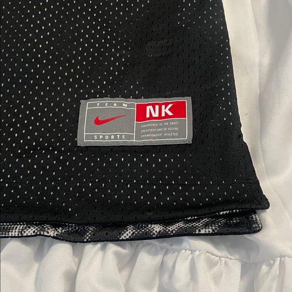 Nike Black Reversible Tank Top for Kids - Picture 6 of 8
